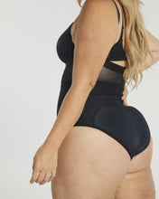 Load image into Gallery viewer, Luna