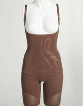 Load image into Gallery viewer, Vixen
